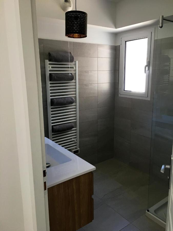 D'une Avec Vue Sur La Terrasse Amenagee Et Wifi A Bastia A 2 Km De La Appartement *