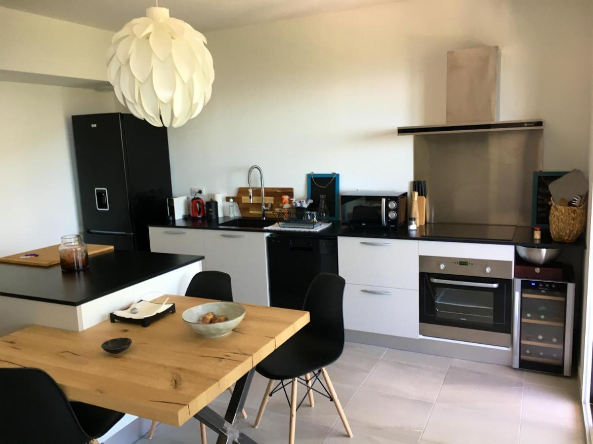 D'une Avec Vue Sur La Terrasse Amenagee Et Wifi A Bastia A 2 Km De La *