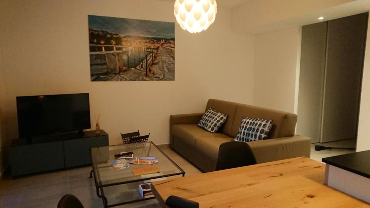 D'une Avec Vue Sur La Terrasse Amenagee Et Wifi A Bastia A 2 Km De La Appartement